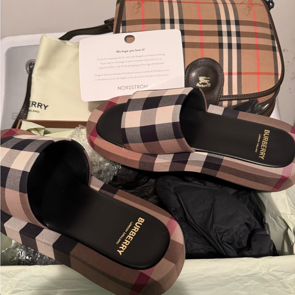 Authentic ✨✨Burberry slides platform size 9